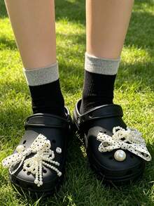 Light Luxury Elegant Ballet Style Polka Dot Bow Pearl Rhinestone 3D High-End Detachable DIY Snap Shoe Charms Accessories Niche Aesthetic Bow Pearl Compatible With Clogs - White - View 4