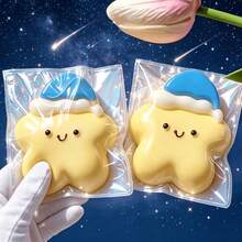 Taba 戴帽星星：歡樂表情擠壓玩具－柔軟橡膠材質，紓壓玩具，可愛桌面擺飾，討喜派對禮物，小型聖誕裝飾，生日小禮，辦公室放鬆工具，適合兒童的趣味玩具，節慶氛圍道具，親子互動 - 彩色 - 查看 11