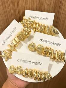 Juego de 8-32 piezas de pendientes de moda para mujer en color dorado, con diseños de concha, forma de C lisa, forma de C de panal y otros, para fiestas de moda, viajes de vacaciones, regalo de compromiso, adecuado para diversas ocasiones. - Dorado - Ver 2