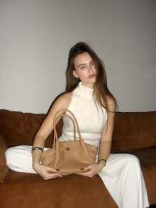 Hana - Bolso mediano de gamuza sintética para mujer - Color Latte - Ver 3