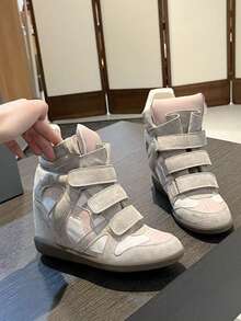 LiangJingJing 女款米色粉色高筒厚底坡跟運動鞋，可調節綁帶、圓頭、混色麂皮風鞋面，適合日常穿著 - 粉色 - 查看 9