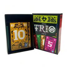 Un jeu de société adapté aux réunions familiales, le jeu de cartes TRIO offre du divertissement pour 3 à 6 joueurs, en trouvant trois cartes assorties par la compétition. C'est un jouet stratégique et un excellent cadeau. - Multicolore - Voir 2
