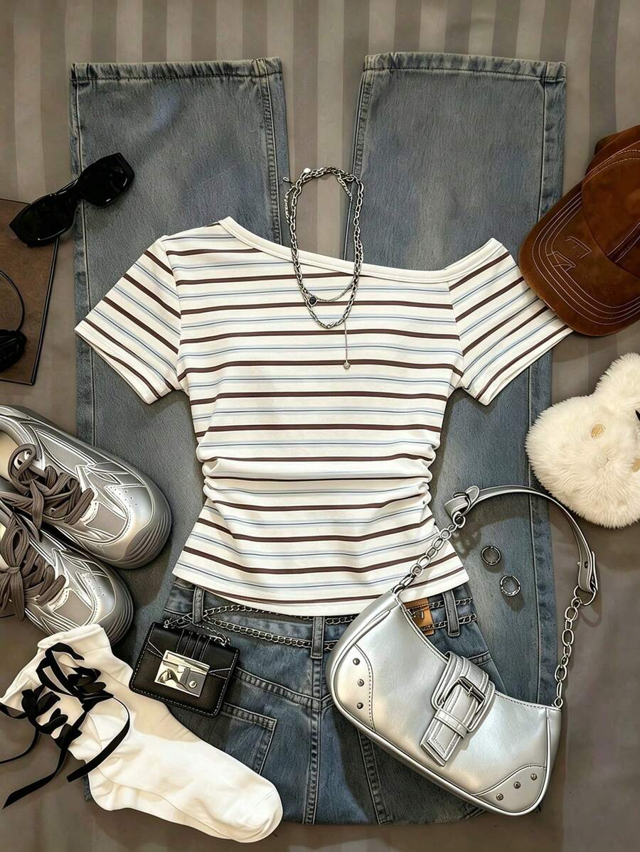 Camiseta casual versátil de mujer con hombro asimétrico y mangas cortas a rayas - Blanco 6 - Ver 1