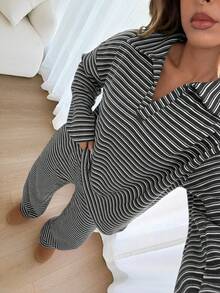 unto de 2 piezas para mujer con camiseta de manga larga de hombros caídos y cuello en V a rayas holgada y pantalones a rayas con cintura elástica, traje de suéter de invierno, otoño/invierno - Gris Oscuro - Ver 2