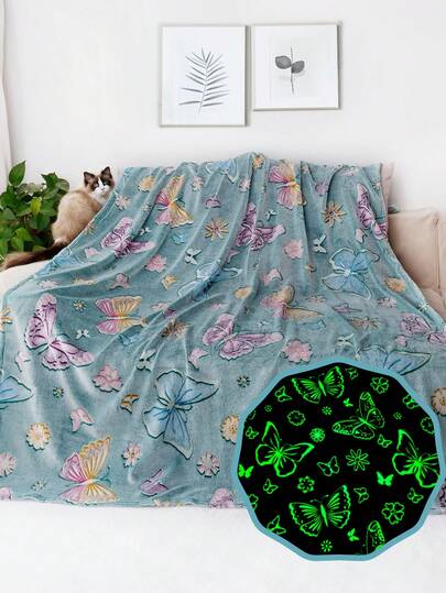 A Glow-In-The-Dark Butterfly Flannel Blanket, Lightweight And Compact, Perfect For Nap Wraps, Suitable For Use In Living Rooms, Bedrooms, And For Travel. It's A Versatile, Soft Blanket With Multiple Functions.