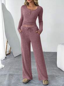 Trendy Queen - Conjunto de 2 piezas a juego para mujer, trajes de otoño a la moda, cuello henley, suéter de pierna ancha, pantalones de chándal - Marrón - Ver 2