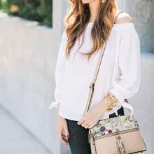 Dasein Bolso bandolera con cremallera para mujer, bolso de hombro a la moda con múltiples bolsillos - Flor blanca/beige - Ver 3