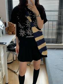 日系女式夏季宽松圆领简约字母花卉印花短袖T恤休闲黑色 - 黑色 - 查看 3
