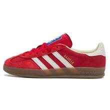 Adidas Originals 男女通用 GAZELLE INDOOR 低筒綁帶休閒運動鞋，舒適輕量休閒鞋，適合日常穿著、旅行與運動 - 淺猩紅/漢玉白/金 - 查看 5