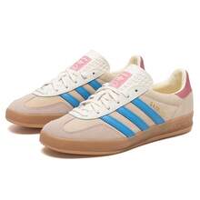 Adidas Originals 男女通用 GAZELLE INDOOR 舒適輕量休閒低筒綁帶滑板鞋，適合日常穿著、旅行與運動 - 岩層沙暴土/脈衝藍/粉白 - 查看 7
