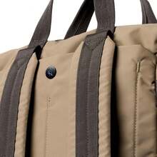 Bellroy Tokyo Totepack, mochila de tejido resistente al agua convertible en bolso-maletín (portátil 15", tableta, cuaderno, cables, botella de agua, ropa, cosméticos) - Bronze - Caqui - Ver 6