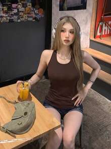 女款休閒純色百搭修身掛脖背心上衣 夏季 - 咖啡 - 查看 2