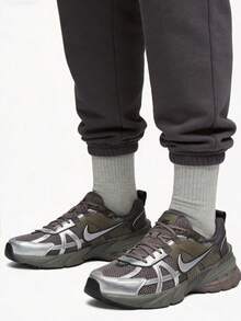 Nike V2K Run Comfortable And Versatile Low-Top Running Shoes For Men, Suitable For Casual Urban Commuting, Silver Brown - Silver Brown - View 1