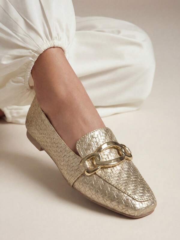 Sapatilha Feminina Tressê Bico Quadrado com Enfeite Oval | Beatriz