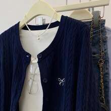 Cardigan Rajut Kabel Warna Navy untuk Wanita dengan Pita Bordir, Sweater Lengan Panjang Leher Bulat dengan Kancing Depan untuk Musim Gugur & Musim Dingin - Navy Blue - View 7