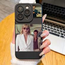 Funda para Celular TPU con Diseño Retro Estilo Mafia, Póster Cinematográfico Clásico, Protección Antigolpes y Anticaídas, Cobertura Completa de Cámara, Compatible con iPhone 11/12/13/14/15/16/17 Series,  Galaxy S21/S22/S23/S24/S25 Ultra y OPPO Series, Carcasas para Celular, Accesorios para Celular, Regalo para Hombre y Amigos MXMSTSY5544 - MSTSY-WH-MXMSTSY5544 - Ver 2