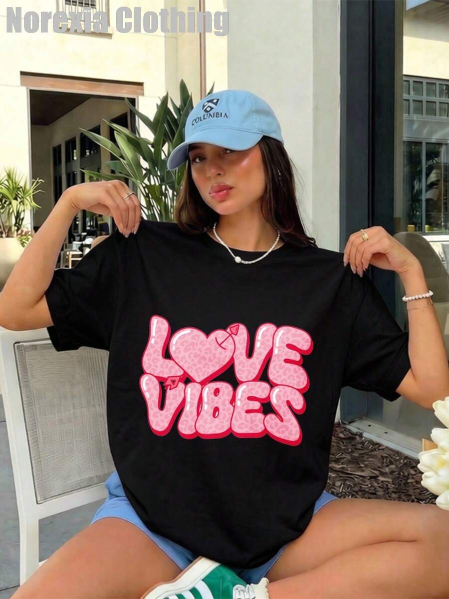 Stampa Love Vibes Heart, Streetwear Estivo per Vacanze Urbane, Stampa Casual, T-Shirt a Maniche Corte a Vestibilità Ampia per Donne - nero - Visualizzare 1