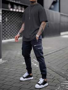Camiseta gráfica con diseño de dibujos animados y letras para hombres, Emo - Gris Oscuro - Ver 2