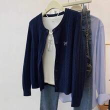 Cardigan Rajut Kabel Warna Navy untuk Wanita dengan Pita Bordir, Sweater Lengan Panjang Leher Bulat dengan Kancing Depan untuk Musim Gugur & Musim Dingin - Navy Blue - View 5