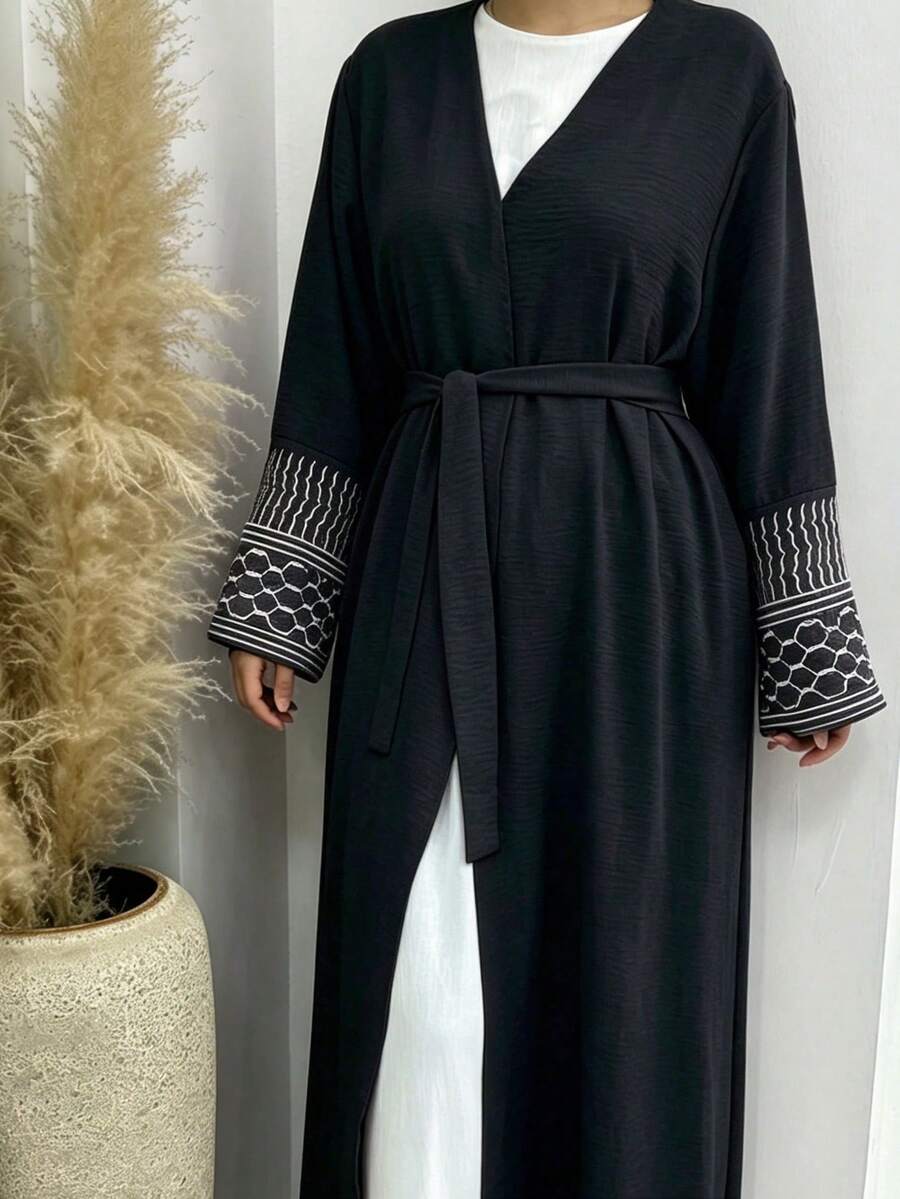 Abaya Kimono Cardigan Elegante de Mujer con Frente Abierto, Mangas Acampanadas Bordadas con Diseño Geométrico, Textura Arrugada, Abrigo Largo Holgado Musulmán - Multicolor - Ver 1