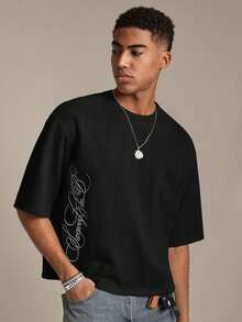 Camiseta para hombre manga corta ligera transpirable, playera casual hombre estampado minimalista caligrafía lateral, prenda cómoda unicolor lisa para outfits juveniles todo el verano - Negro - Ver 1