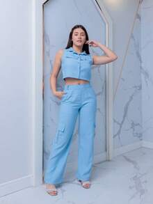 Conjunto Cargo Juvenil Feminino Colete Cropped sem Manga com Gola e Bolsos Frontais e Calça Pantalona Cargo Moda Fashion Adolescente Premium Estilosa Tam 12/14/16 - Azul claro - Visão 4