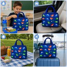 Bolsa Térmica Lancheira Escolar Infantil Pequena Com Alças Estampada 19cmx21cm Menino e Menina - CARRINHO - Visão 4