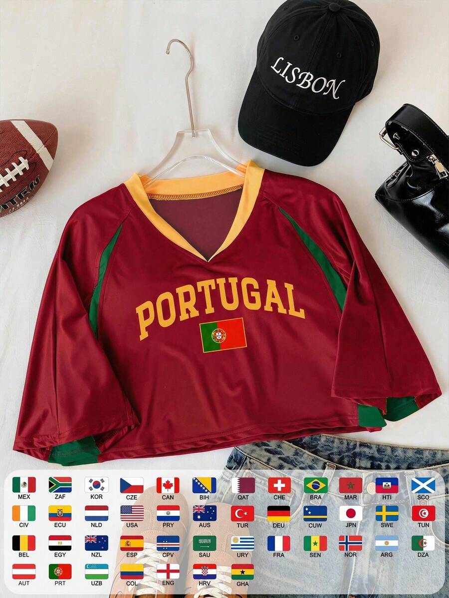 Women's Short-Sleeved V-Neck T-Shirt Featuring The Argentina National Football Team And Contrasting Lettering. This Casual Cropped T-Shirt Has Short Sleeves. - 藍色 - 查看 1