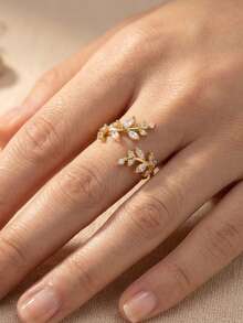 Gift Box Style Gold Leaf & Branch Rhinestone Ring, Adjustable Open Design, Nature-Inspired Elegant Women's Jewelry - Gold - View 2