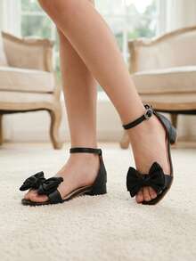Neue schwarze Mode-Sandalen für Mädchen mit doppellagigem Satinband-Schleifendesign, elegant und raffiniert, geeignet für den täglichen Gebrauch von Mädchen, römische Sandalen mit niedrigem Absatz, geeignet für Tanzaufführungen, Hochzeitsblumenmädchen, Partys, Festivals, Abschlussfeiern, passend zu Kleidern, High-Heel-Sandalen für Mädchen in großen Größen, Prinzessinnen-Sandalen - Schwarz - Übersicht 5