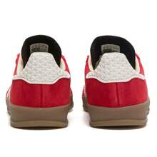 Adidas Originals 男女通用 GAZELLE INDOOR 低筒綁帶休閒運動鞋，舒適輕量休閒鞋，適合日常穿著、旅行與運動 - 淺猩紅/漢玉白/金 - 查看 9