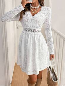 White Embroidered Mini Dress With Cutouts, V-Neck, Long Sleeves, Lace Waist, A-Line Skirt, Breathable Fabric For Coastal Holidays And Maritime Photoshoots - 白色 - 查看 1