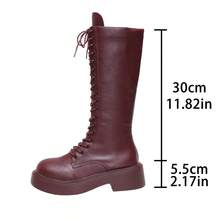 Botas de Cavaleiro Vintage Bordô com Cadarço e Ilhós de Metal, Botas de Cano Alto Femininas, Botas de Tornozelo com Sola Grossa e Aumento de Altura para Outono/Inverno com Zíper Lateral, Botas Longas até o Joelho, Botas de Motocicleta Versáteis - Vinho - Visão 7