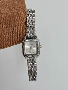 Jam Tangan Quartz Wanita Bentuk Oval dengan Dial Angka Arab, Gaya Mid-Century yang Modis, Cocok untuk Pemakaian Sehari-hari, Hadiah, dan Pesta - Perak - View 7