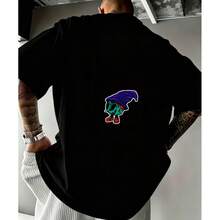 Hombre, diseño de personaje con sombrero morado y ojos verdes, camiseta, negro con estampado colorido, corte holgado, cuello redondo, manga corta, estilo urbano, para uso diario, verano, alg - Negro - Ver 1