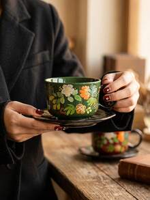 DearDali 2 Stücke (1 Tasse + 1 Untertasse) Hochtemperatur-Keramik Retro Glanz Bunte Glasur Kaffee Tasse und Untertasse Set, breiter Griff Tasse mit Untertasse, Vintage Blumen handgemalt botanischer Muster, Tischgeschirr Frühstückstasse, Schreibtisch Dekoration, künstlerische Atmosphäre Geschenk, geeignet für Einweihungsparty, Geburtstagsgeschenk, Kaffee- und Teeliebhaber, Nachmittagstee-Treffen zu Hause - Verschiedenfarbig - Übersicht 6
