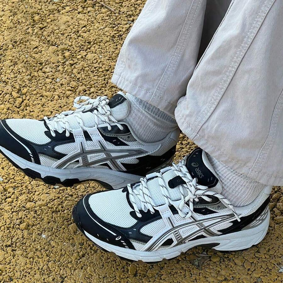 ASICSGEL-NUNOBIKI  Shock-Absorbing Non-Slip Low-Top Casual Shoes For Men And Women - Black and White (we Recommend Ordering Half a Size to a Full Size Larger). - View 1