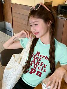 女款紅色字母印花修身薄荷綠方肩T恤，夏季辣妹Y2K短袖上衣休閒風 - 薄荷綠 - 查看 2