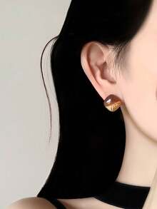 1 Pair Elegant Elegant Exquisite Versatile Amber Color Geometric Square Minimalist Daily Commute Casual Women's Stud Earrings - Yellow Gold - View 3