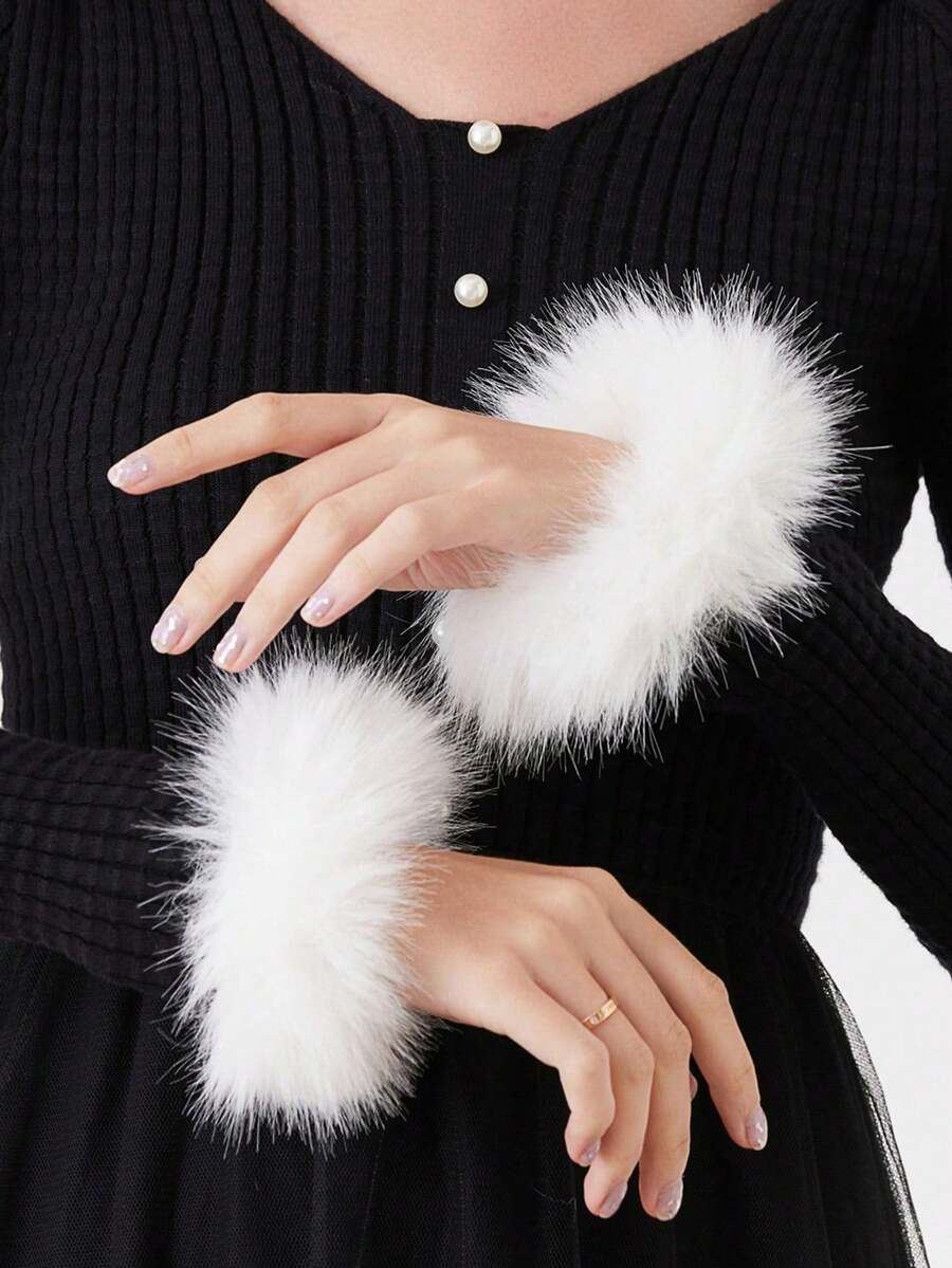 1 Pair Women's White Plush Fabric Patchwork Decorative Faux Cuffs - Multicolor - View 1