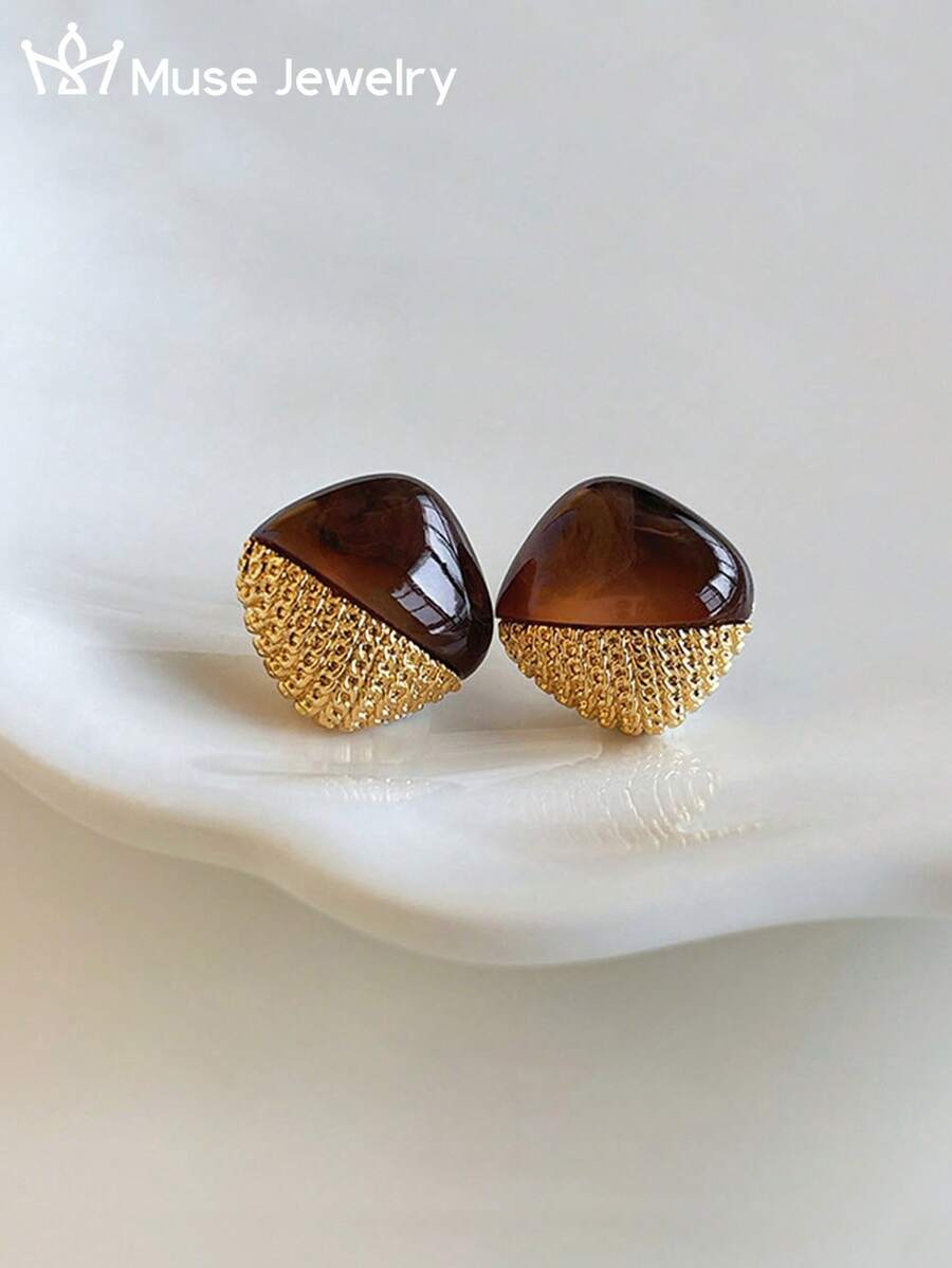 1 Pair Elegant Elegant Exquisite Versatile Amber Color Geometric Square Minimalist Daily Commute Casual Women's Stud Earrings