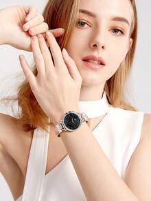 1件粉色與星光色適用於 Galaxy Watch 8 40mm 44mm女款/男款微纖維錶帶－鑲嵌人造鋯石時尚金屬扣替換錶帶，超薄舒適且防汗－適用4.3至6.5英吋手腕周長－優雅時尚錶帶，適合商務/約會/婚禮/派對/日常穿戴－送給她的可愛禮物，智慧替換錶帶配件 - 粉紅色+星星 - 查看 5