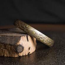 [復古]做舊銅色寬版雕花手鐲，復古宮廷風壓紋手環，優雅穿搭飾品，歐美風 - 棕色 - 查看 6