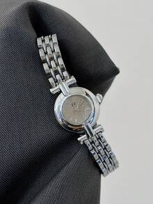Jam Tangan Quartz Simpul Bambu Persegi Emas/Perak Ini Cocok Untuk Pemakaian Sehari-hari Dan Juga Merupakan Hadiah Sempurna Untuk Ulang Tahun Dan Natal. - Perak - View 7