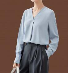 Blusa holgada formal con cuello en V y manga larga para mujer, con pliegues de negocios - azul claro - Ver 2