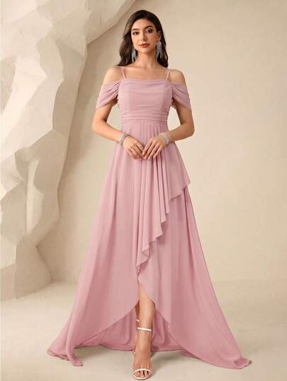 Vestido Elegante de Dama de Honra com Alças Finas, Cor Sólida, Chiffon, Cintura Marcada, Drapeado, Fenda e Bainha Assimétrica com Babado