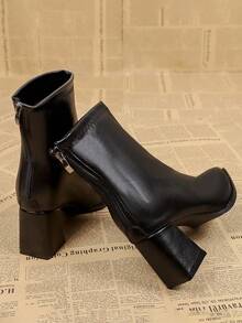 Botas de tobillo elegantes con punta puntiaguda, tacón grueso y cremallera trasera para mujer, nuevas botas clásicas de estilo americano de media pantorrilla en color negro para otoño/invierno - Negro - Ver 5
