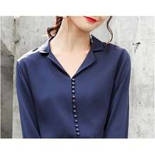 Camisa de manga larga de seda con solapa para mujer, diseño de negocios con hebillas sólidas, cuello en V, blusa delgada - Rojo vino - Ver 5