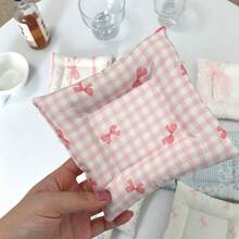 創意蝴蝶結杯墊 Ins 風格格紋方形布製杯墊 加厚填充耐熱隔熱墊 適合居家、辦公室、餐廳、咖啡廳 溫柔甜美風桌面咖啡杯墊 - 彩色 - 查看 10