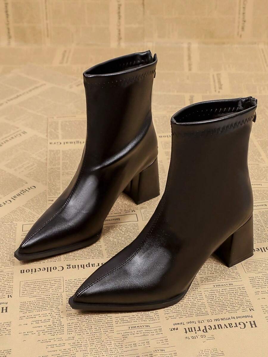 Botas de tobillo elegantes con punta puntiaguda, tacón grueso y cremallera trasera para mujer, nuevas botas clásicas de estilo americano de media pantorrilla en color negro para otoño/invierno - Negro - Ver 1